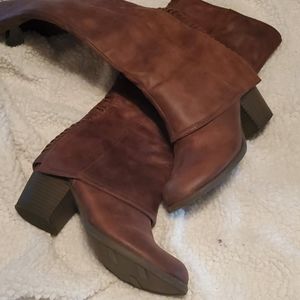 Sexy Fergalicious lace up detail boots